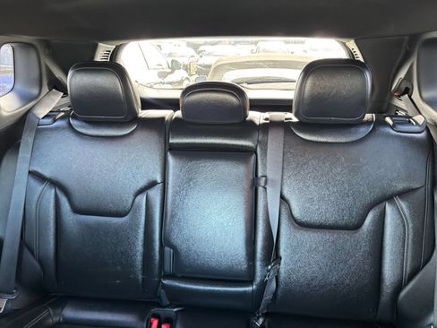 Used 2025 Jeep Compass Limited AWD/4WD image 39