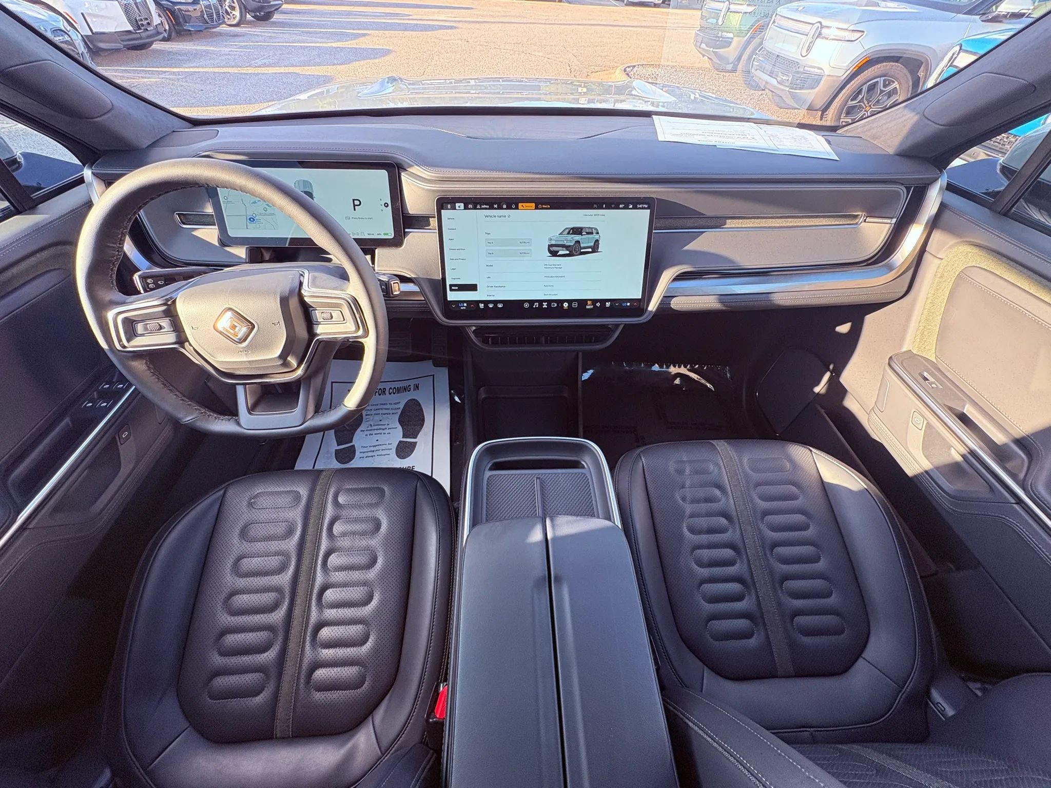Used 2025 Rivian R1S Adventure Dual AWD/4WD image 19