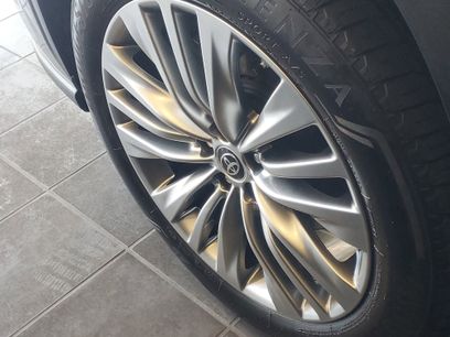 Certified 2025 Toyota Highlander Platinum