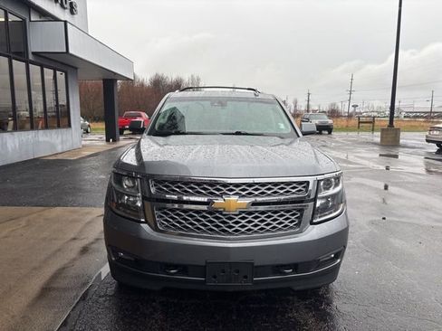 Used 2018 Chevrolet Suburban LT w/ LT Signature Package image 8