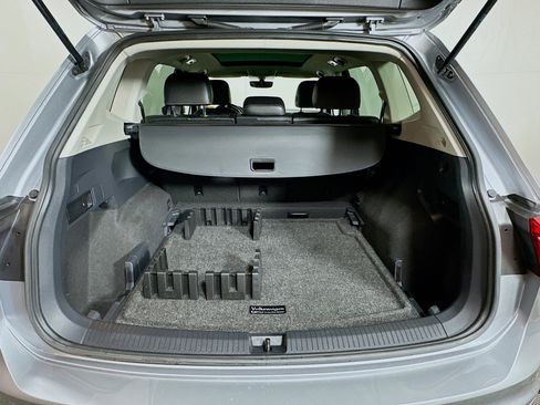 Used 2021 Volkswagen Tiguan SE image 24