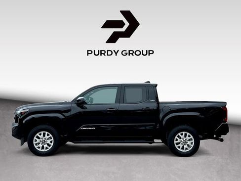 Used 2025 Toyota Tacoma SR5 w/ SR5 Upgrade Package AWD/4WD image 5