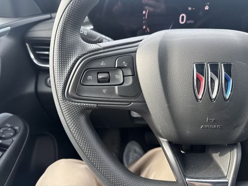 Used 2024 Buick Envista Preferred w/ Advanced Safety Package image 18