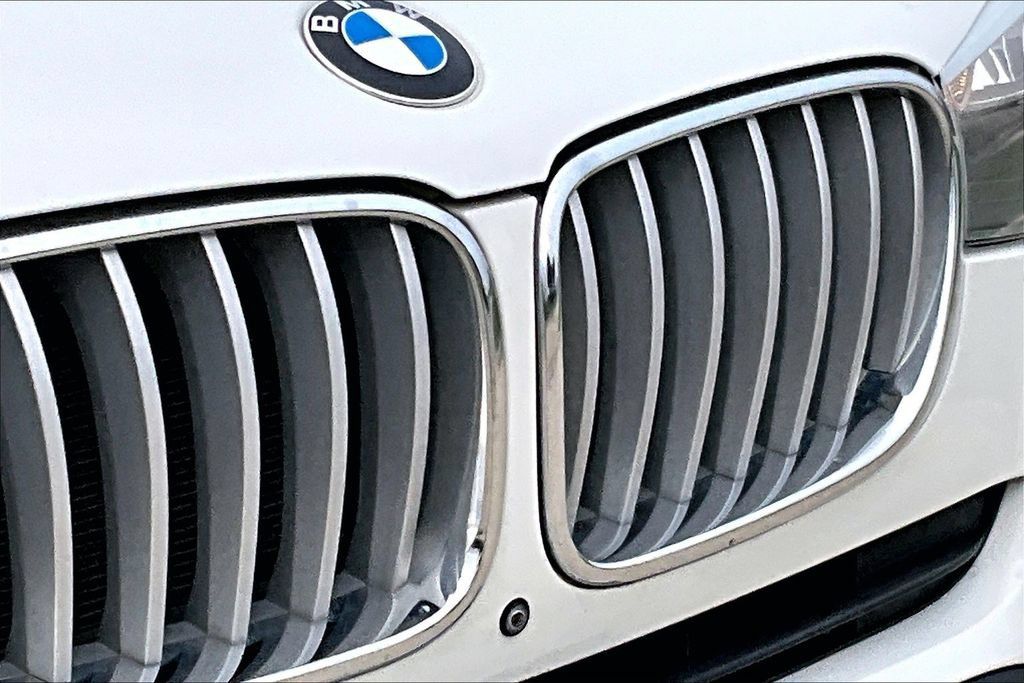 Used 2016 BMW X3 xDrive28i AWD/4WD image 11