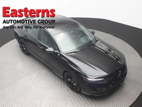 Used 2025 Honda Accord Sport image 3