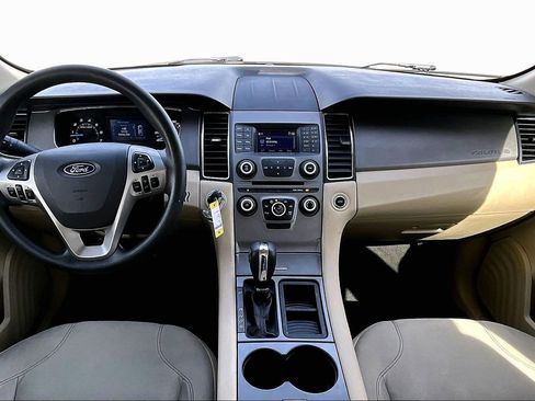 Used 2015 Ford Taurus SE image 14