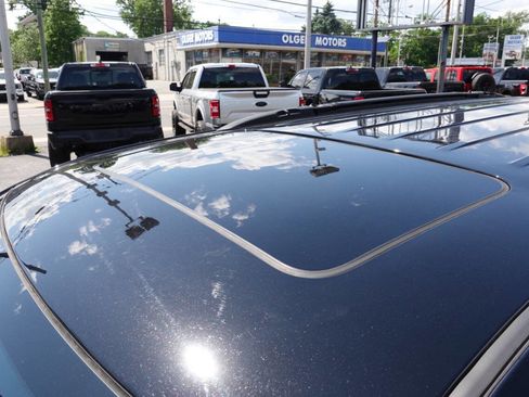 Used 2024 Dodge Durango R/T w/ Blacktop Package AWD/4WD image 9