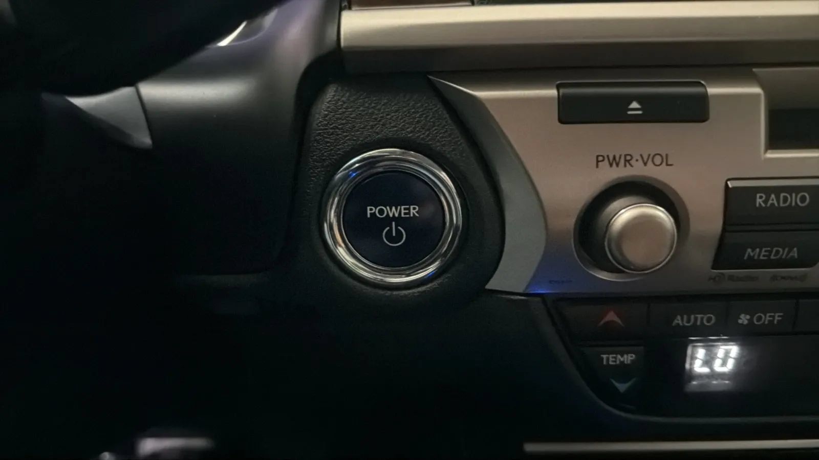 Used 2016 Lexus ES 300h w/ Luxury Package w/Wood Trim FWD image 15