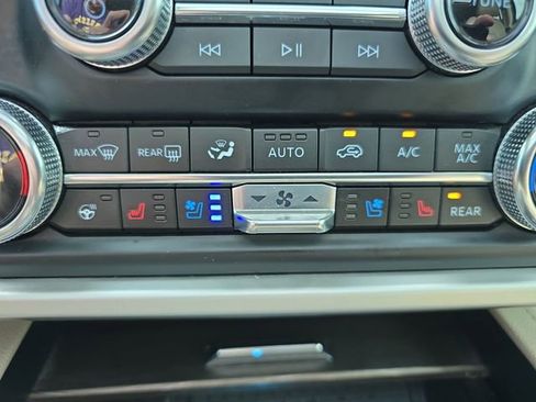 Used 2024 Ford Expedition Max Limited AWD/4WD image 24