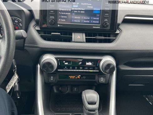 Used 2021 Toyota RAV4 LE image 11