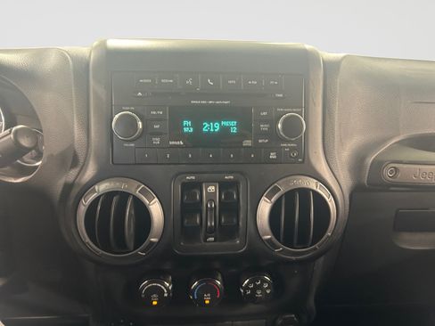 Used 2012 Jeep Wrangler Unlimited Sport AWD/4WD image 20