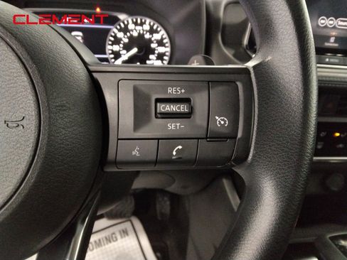 Used 2023 Nissan Rogue S image 14