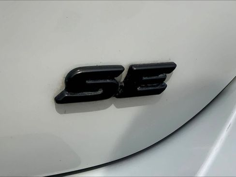 Used 2023 Toyota Camry SE FWD image 10