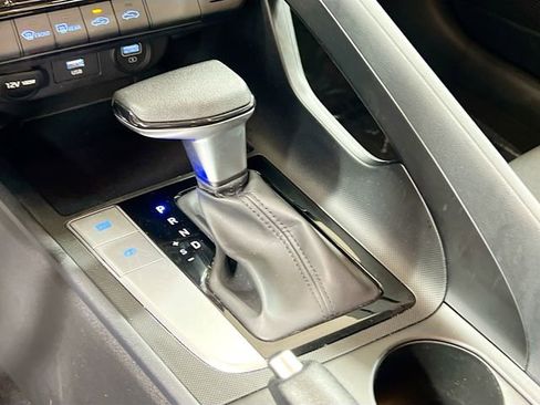 Used 2022 Hyundai Elantra SEL image 16