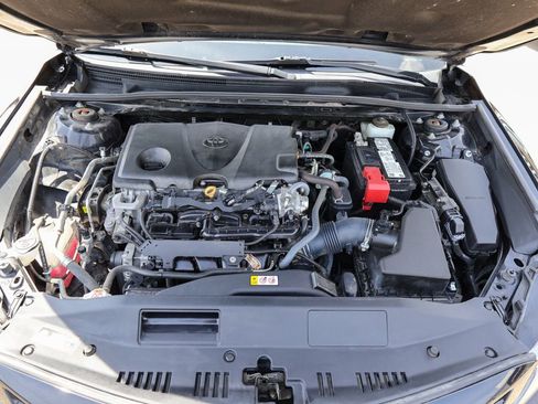 Used 2021 Toyota Camry SE w/ Cold Weather Package FWD image 35