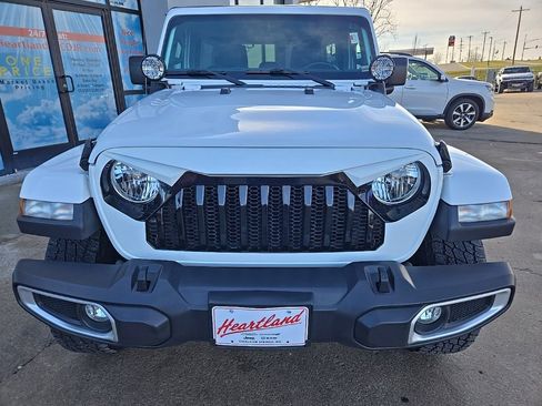 Used 2018 Jeep Wrangler Unlimited Sahara image 16