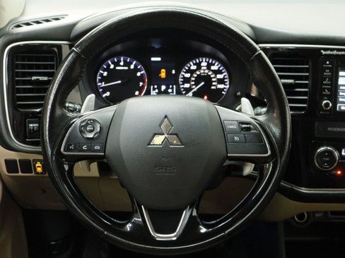 Used 2016 Mitsubishi Outlander GT AWD/4WD image 25