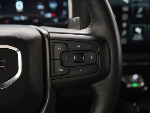 Used 2022 GMC Sierra 1500 AT4 w/ Technology Package AWD/4WD image 27