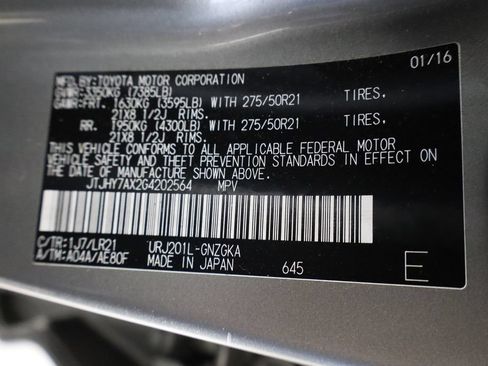 Used 2016 Lexus LX 570 4WD w/ Luxury Package image 28