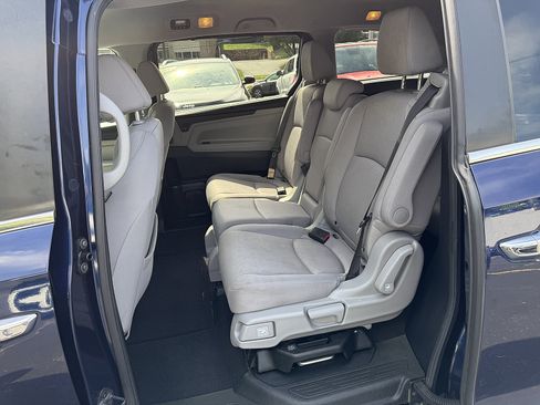 Used 2019 Honda Odyssey EX image 10