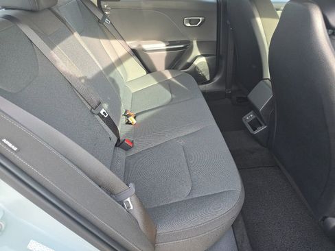 New 2025 Kia K4 LXS image 17