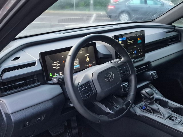 Used 2026 Toyota RAV4 SE w/ Convenience Package AWD/4WD image 9