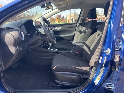 Used 2023 Kia Forte LXS image 11