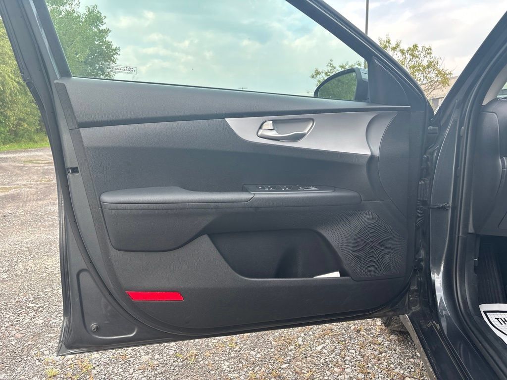 Certified 2023 Kia Forte LXS FWD image 17