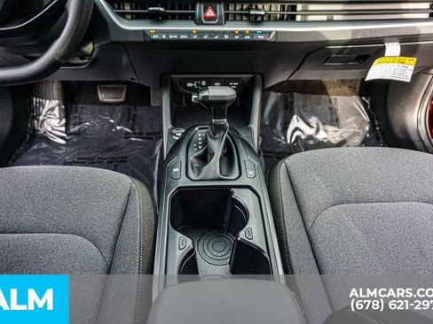 Used 2025 Kia K4 LXS image 40