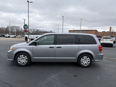 Used 2020 Dodge Grand Caravan SE FWD image 19