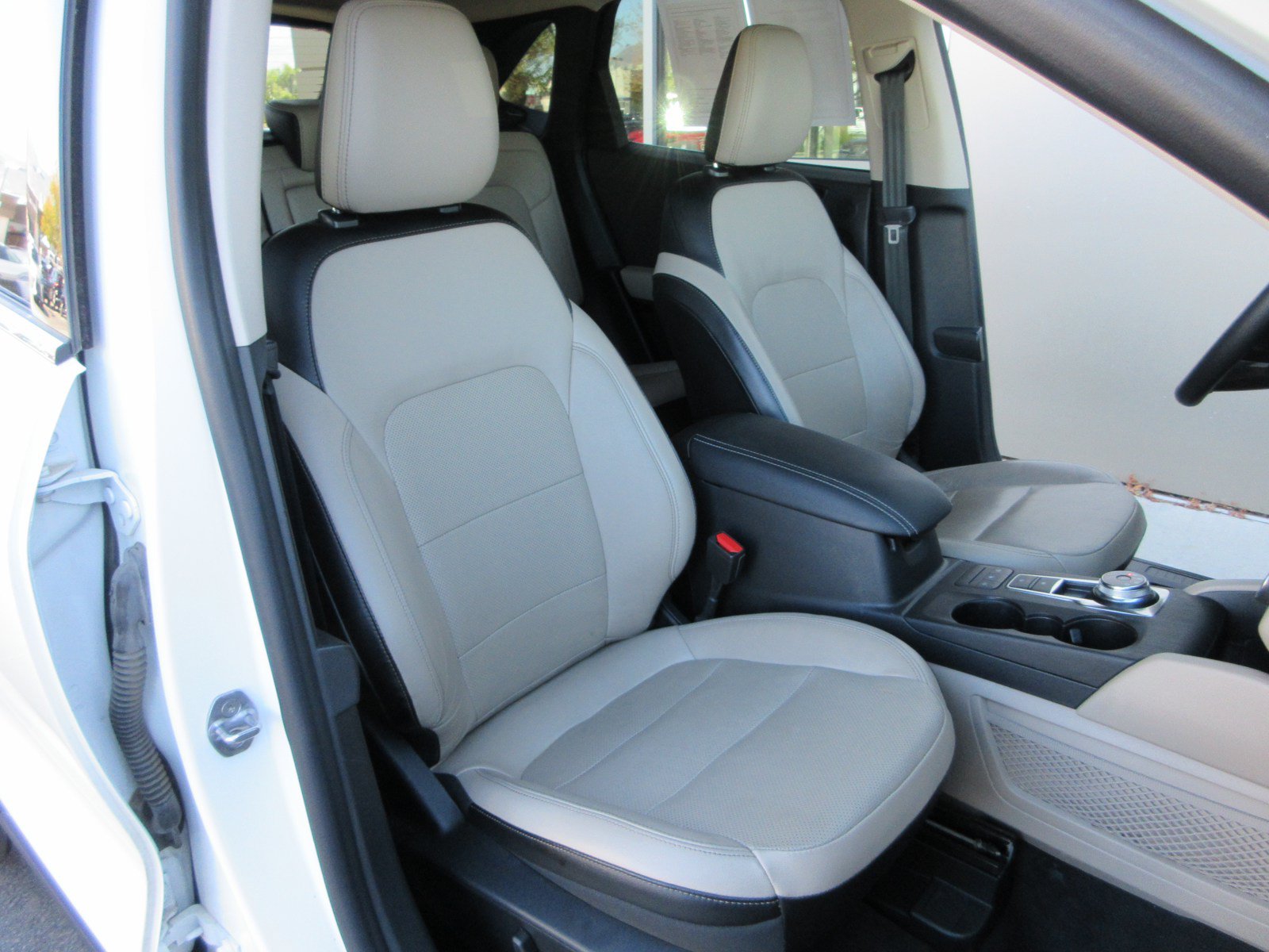 Used 2020 Ford Escape Titanium FWD image 25
