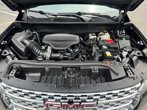 Used 2023 GMC Acadia Denali w/ Denali Technology Package AWD/4WD image 37
