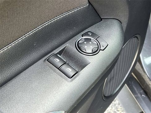Used 2019 Ford Mustang EcoBoost image 17