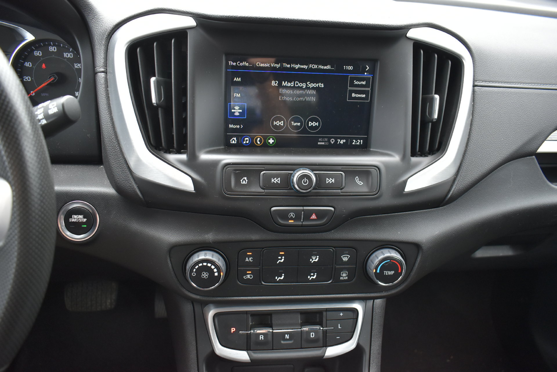 Used 2024 GMC Terrain SLE w/ LPO, Floor Liner Package AWD/4WD image 22