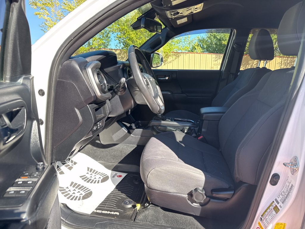 Used 2019 Toyota Tacoma TRD Off-Road AWD/4WD image 10