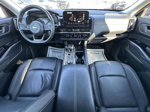 Certified 2023 Nissan Pathfinder SL image 21