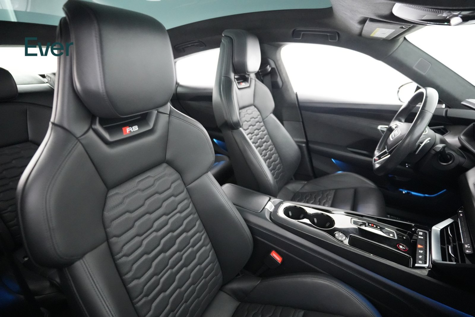 Used 2022 Audi RS e-tron GT w/ Carbon Performance Package AWD/4WD image 23
