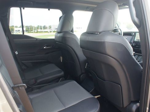 Used 2024 Lexus GX 550 AWD/4WD image 24