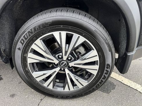 Certified 2023 Nissan Rogue SV w/ SV Premium B Package AWD/4WD image 10