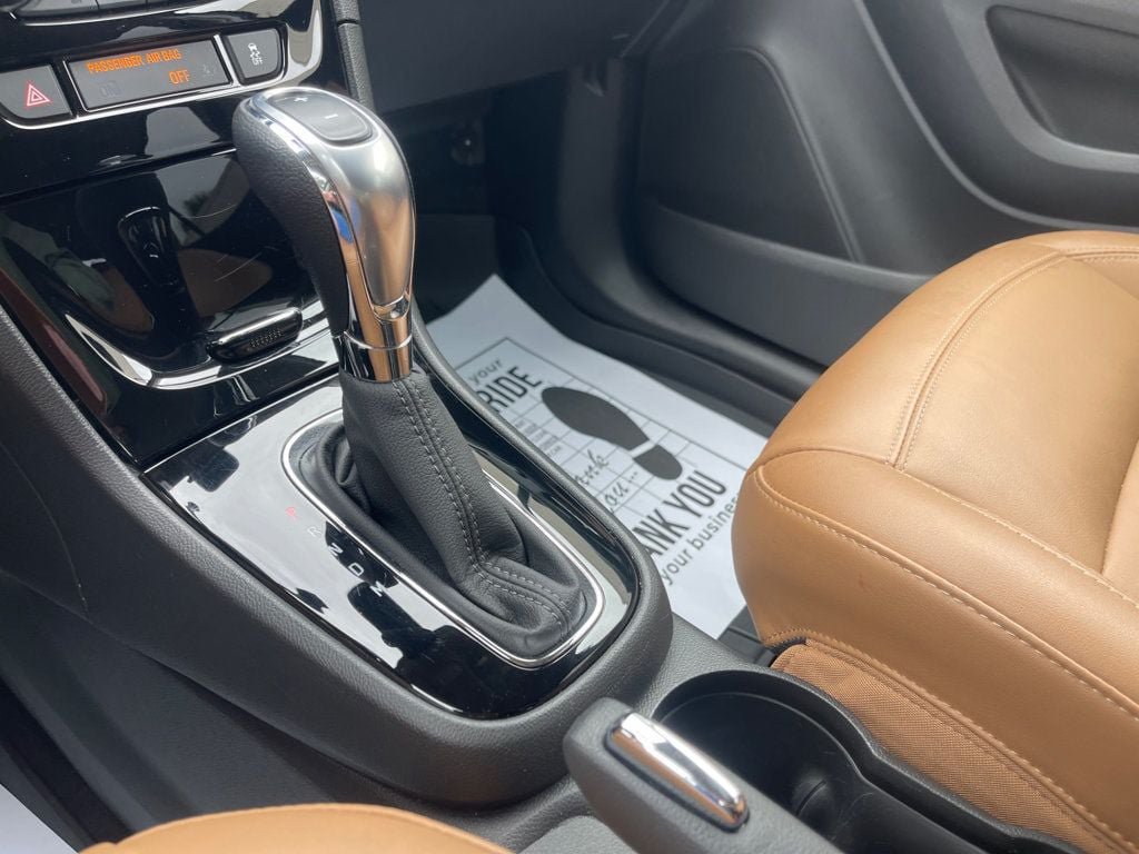 Used 2018 Buick Encore Essence FWD image 17
