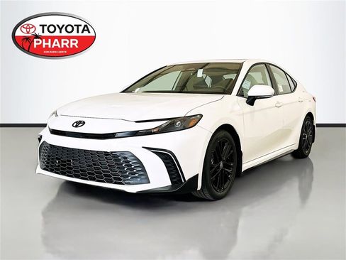 New 2026 Toyota Camry SE image 1