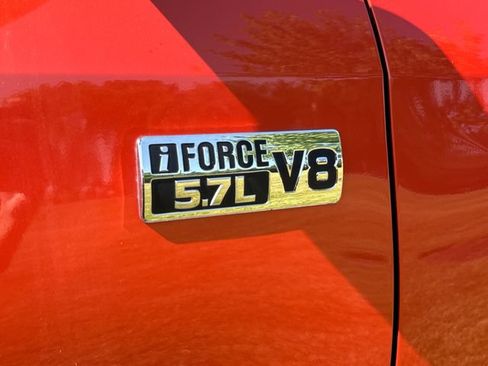 Used 2017 Toyota Tundra SR5 w/ TRD Off Road Package AWD/4WD image 19