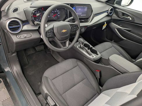 New 2026 Chevrolet Trax LS w/ LS Convenience Package FWD image 2