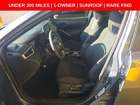Used 2026 Toyota Corolla Cross AWD Hybrid w/ Moonroof Package image 9