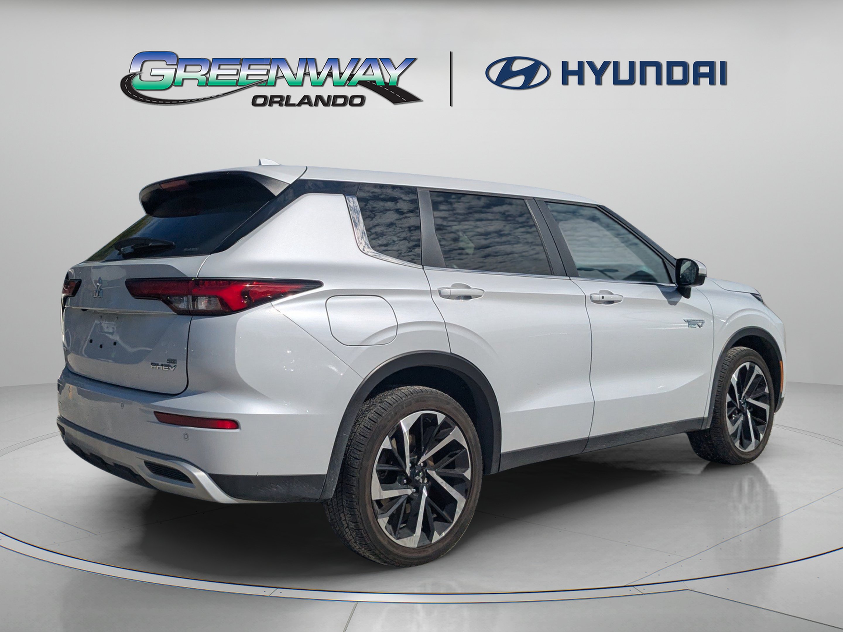 Used 2025 Mitsubishi Outlander SE AWD/4WD image 8