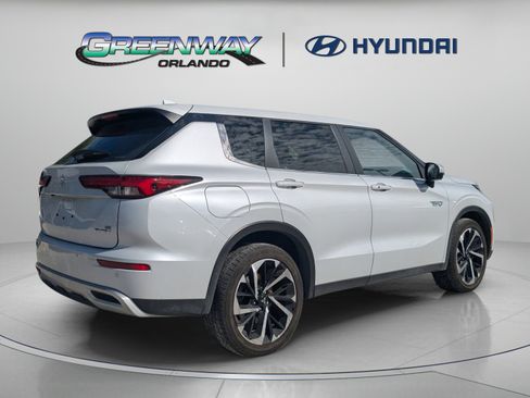 Used 2025 Mitsubishi Outlander SE AWD/4WD image 8