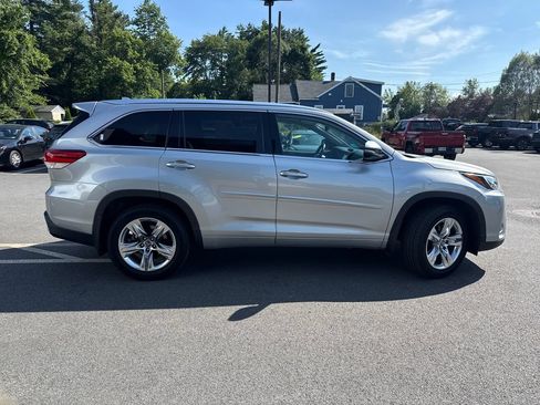 Used 2018 Toyota Highlander Limited AWD/4WD image 11
