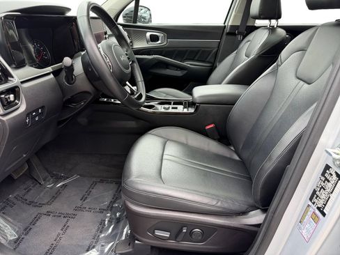 Certified 2022 Kia Sorento SX AWD/4WD image 17