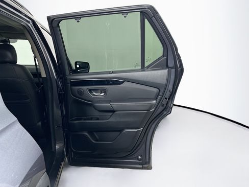 Used 2025 Honda Pilot Touring image 33