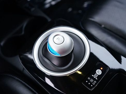 Used 2017 Nissan Leaf SL w/ Premium Package image 22